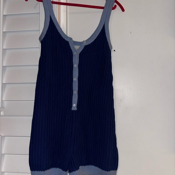 Stylish Blue Ribbed Romper - Picture 2 of 6